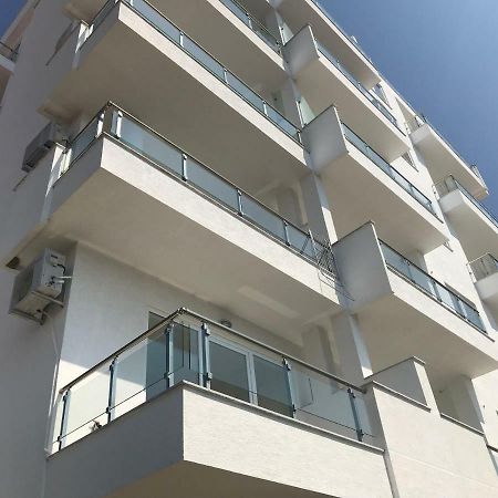 Sunset Apartment Sarandë エクステリア 写真