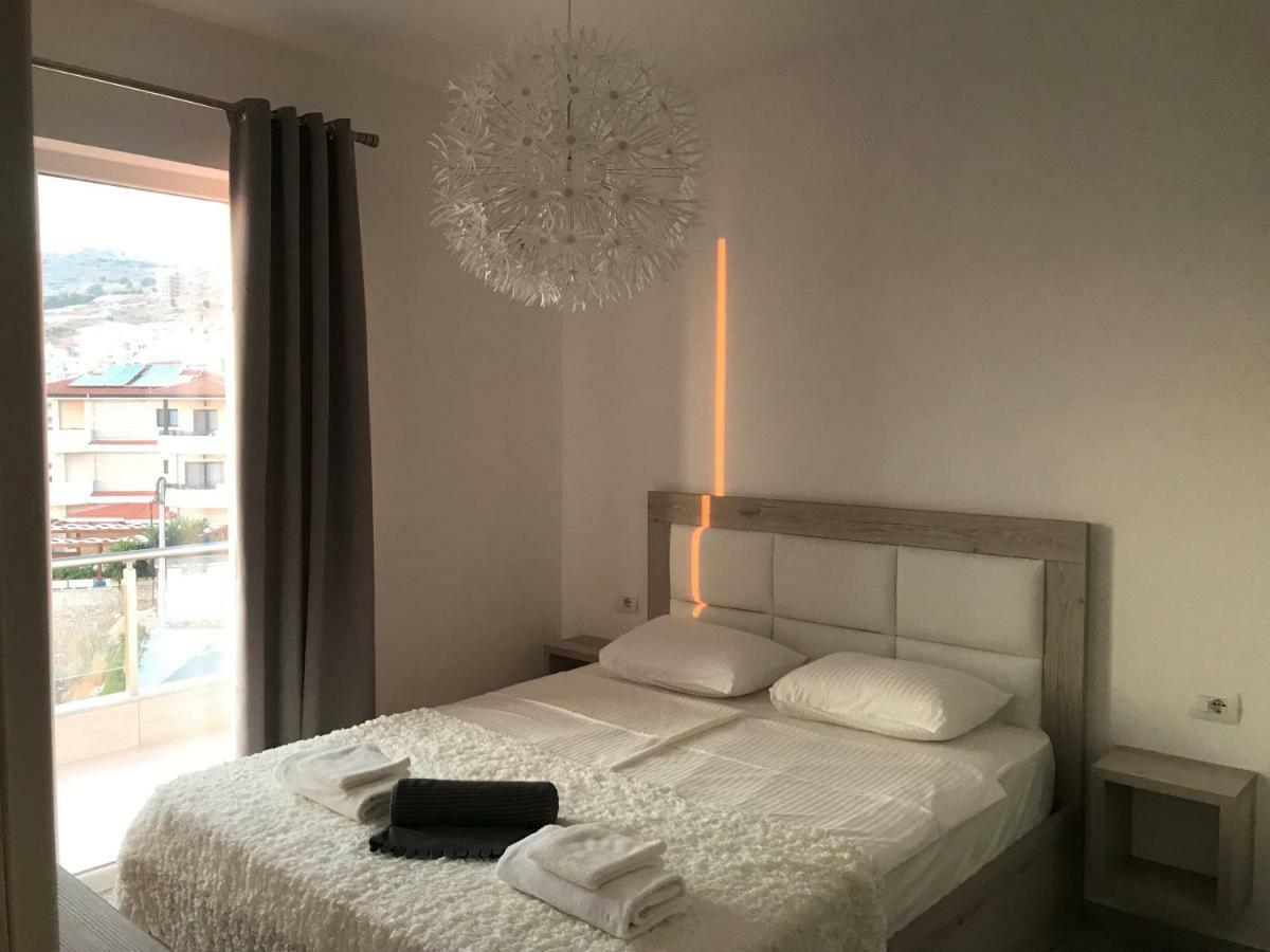 Sunset Apartment Sarandë エクステリア 写真