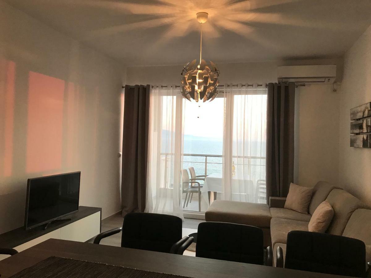 Sunset Apartment Sarandë エクステリア 写真