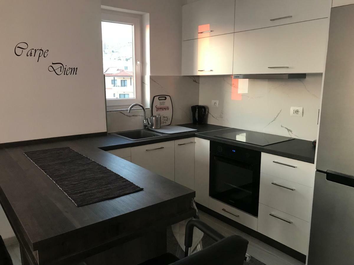 Sunset Apartment Sarandë エクステリア 写真
