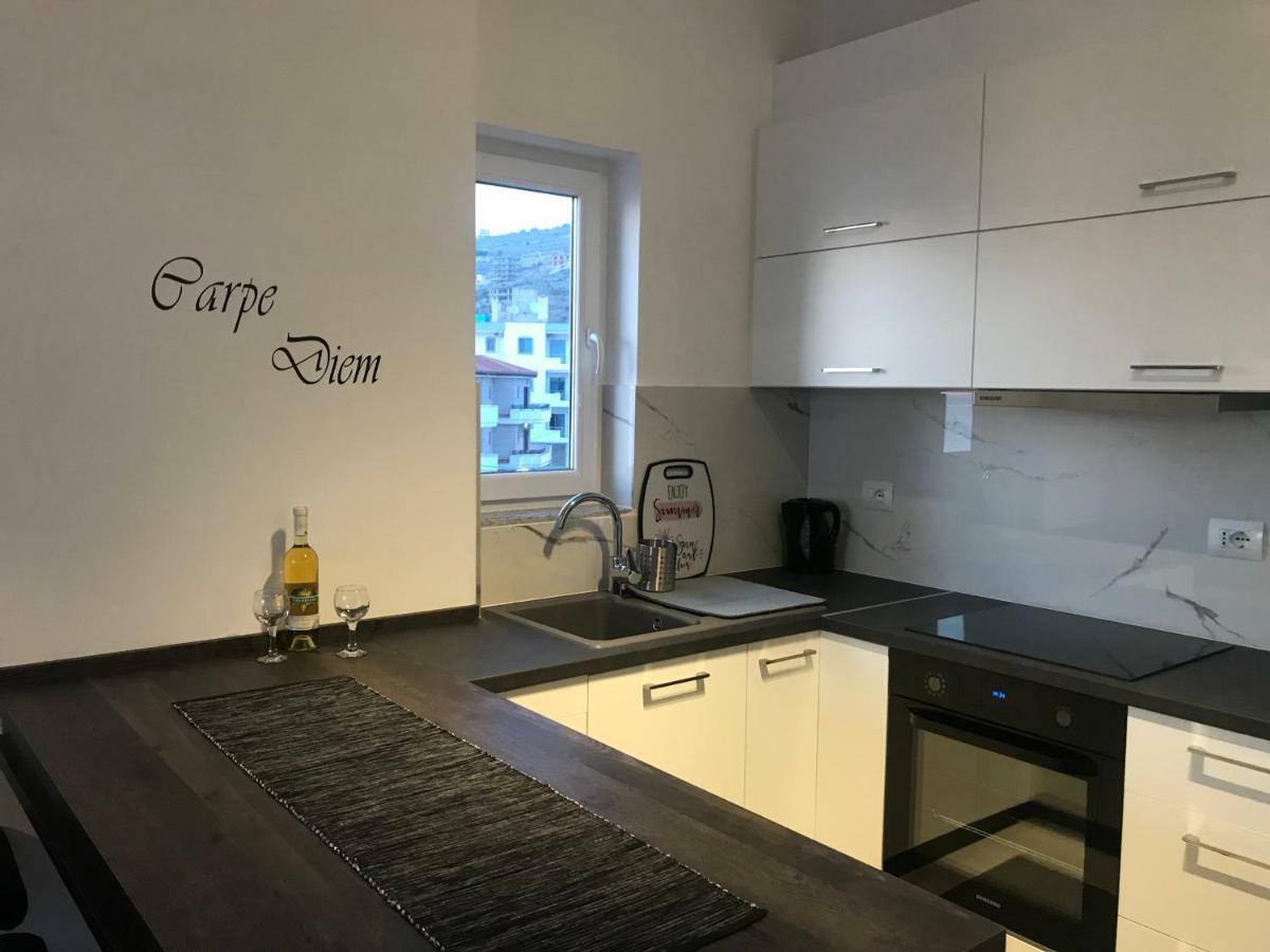 Sunset Apartment Sarandë エクステリア 写真