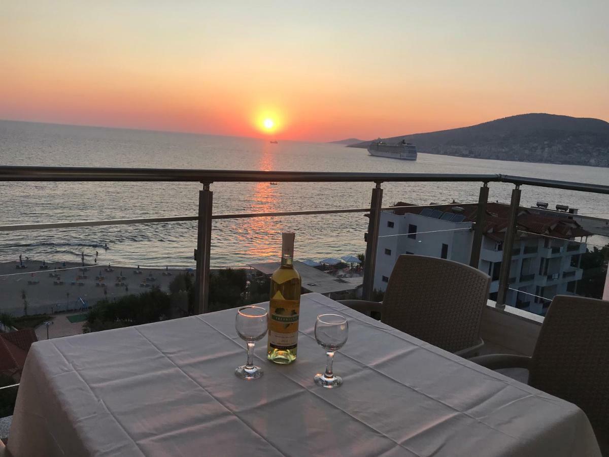 Sunset Apartment Sarandë エクステリア 写真